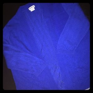 Woman’s blue cardigan size LP